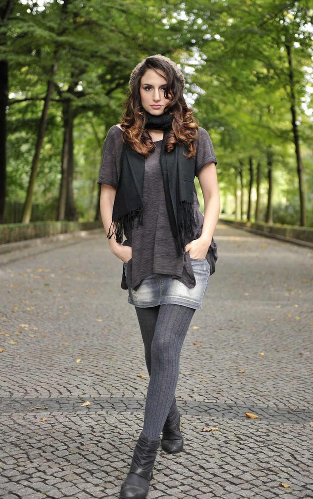 Ribbed grey tights with denim skirt and ankle boots