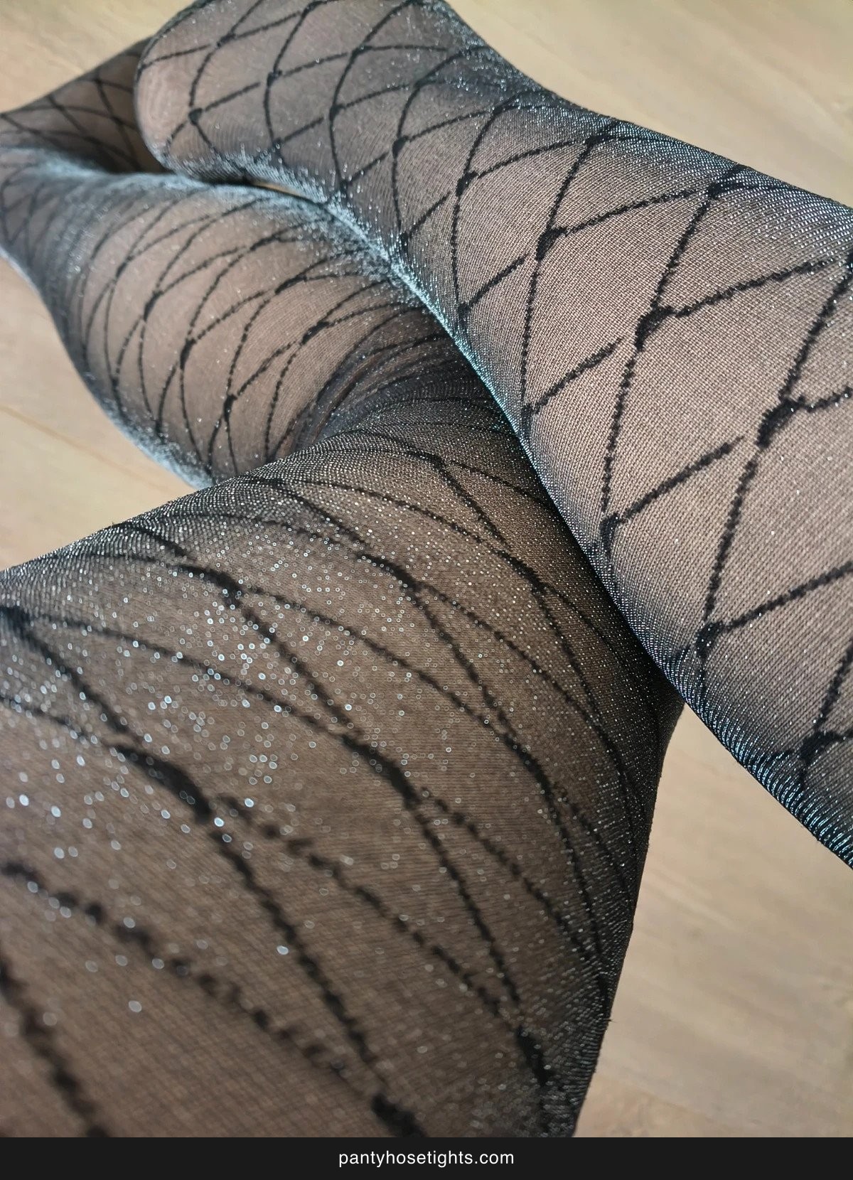 Black Diamond-Pattern Shimmer Party Tights