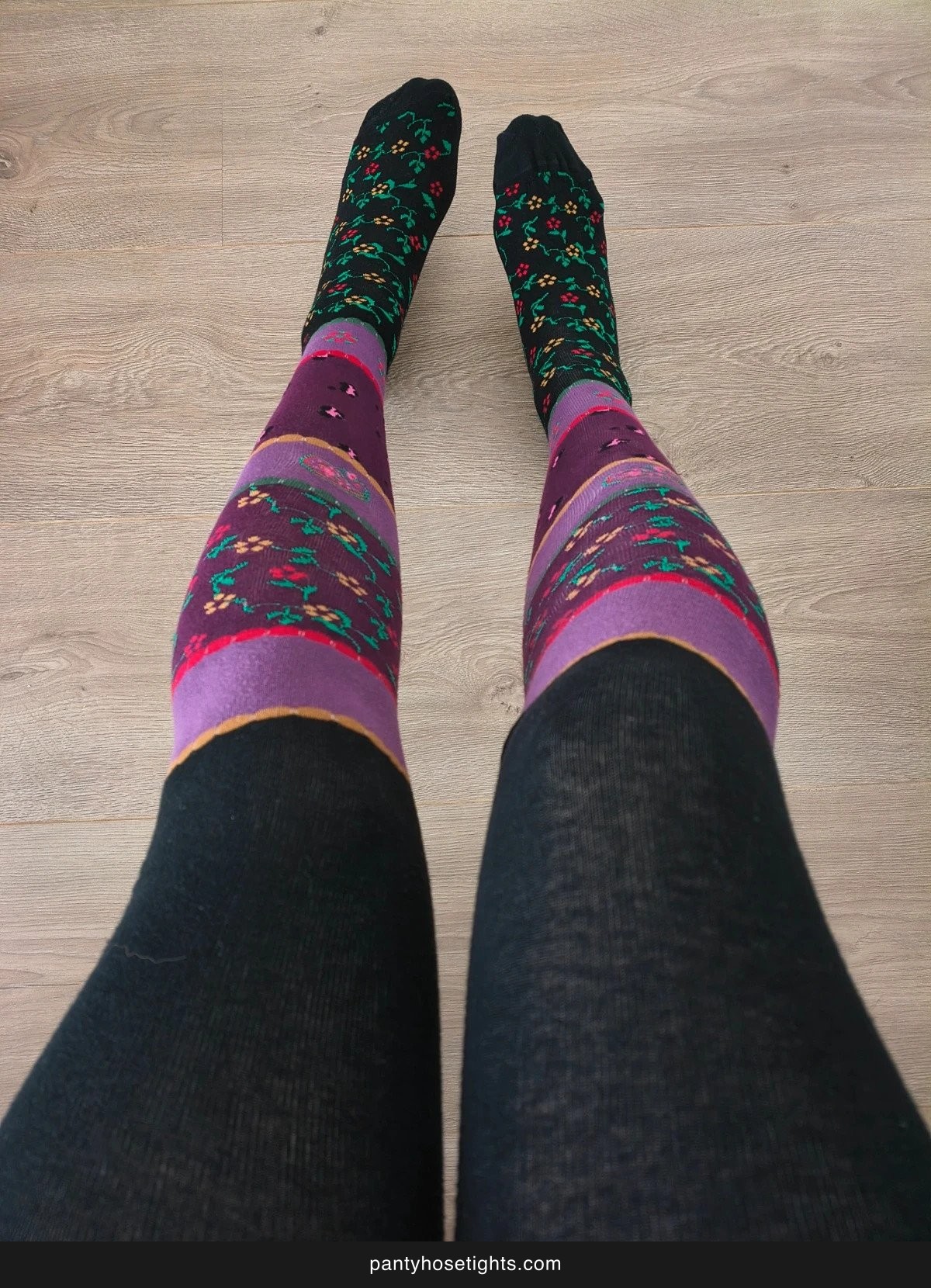 Black Floral Kawaii-Print Tights