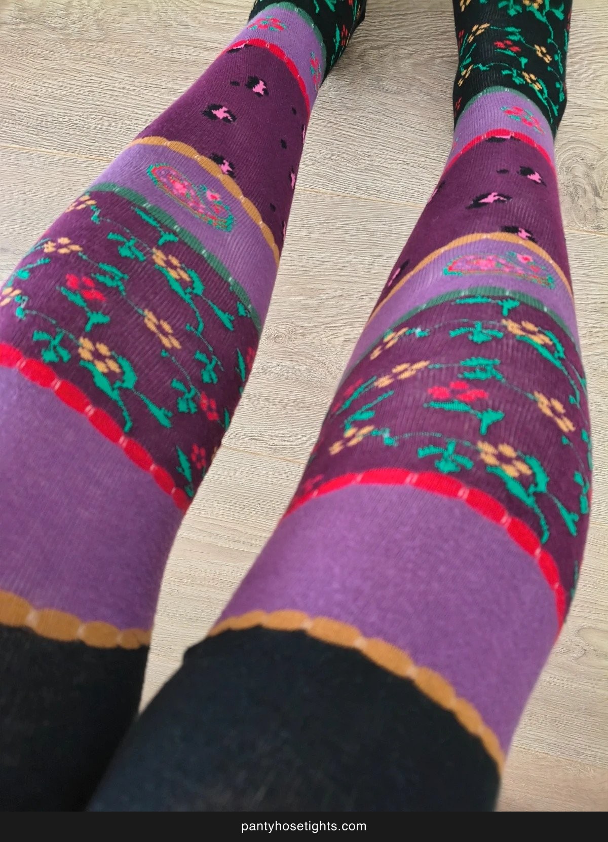 Black Floral Kawaii-Print Tights photo 3