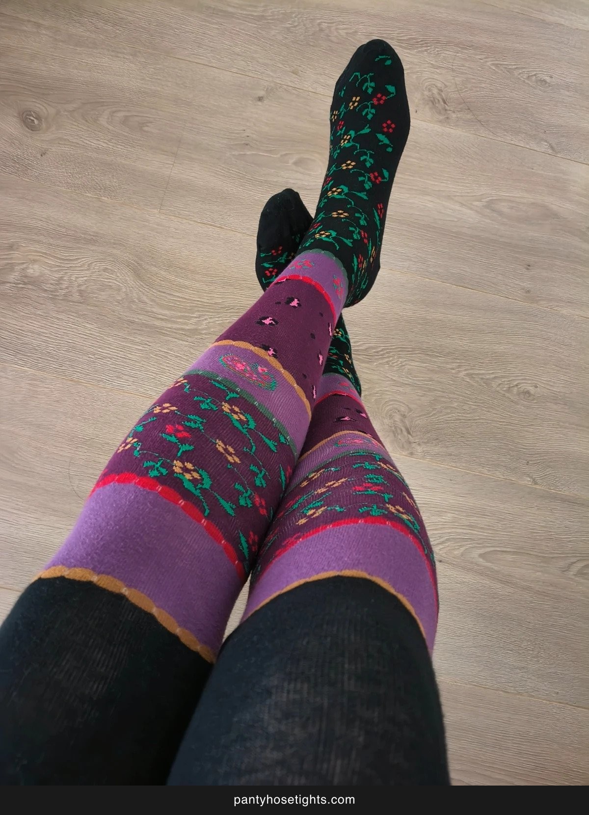 Black Floral Kawaii-Print Tights photo 6