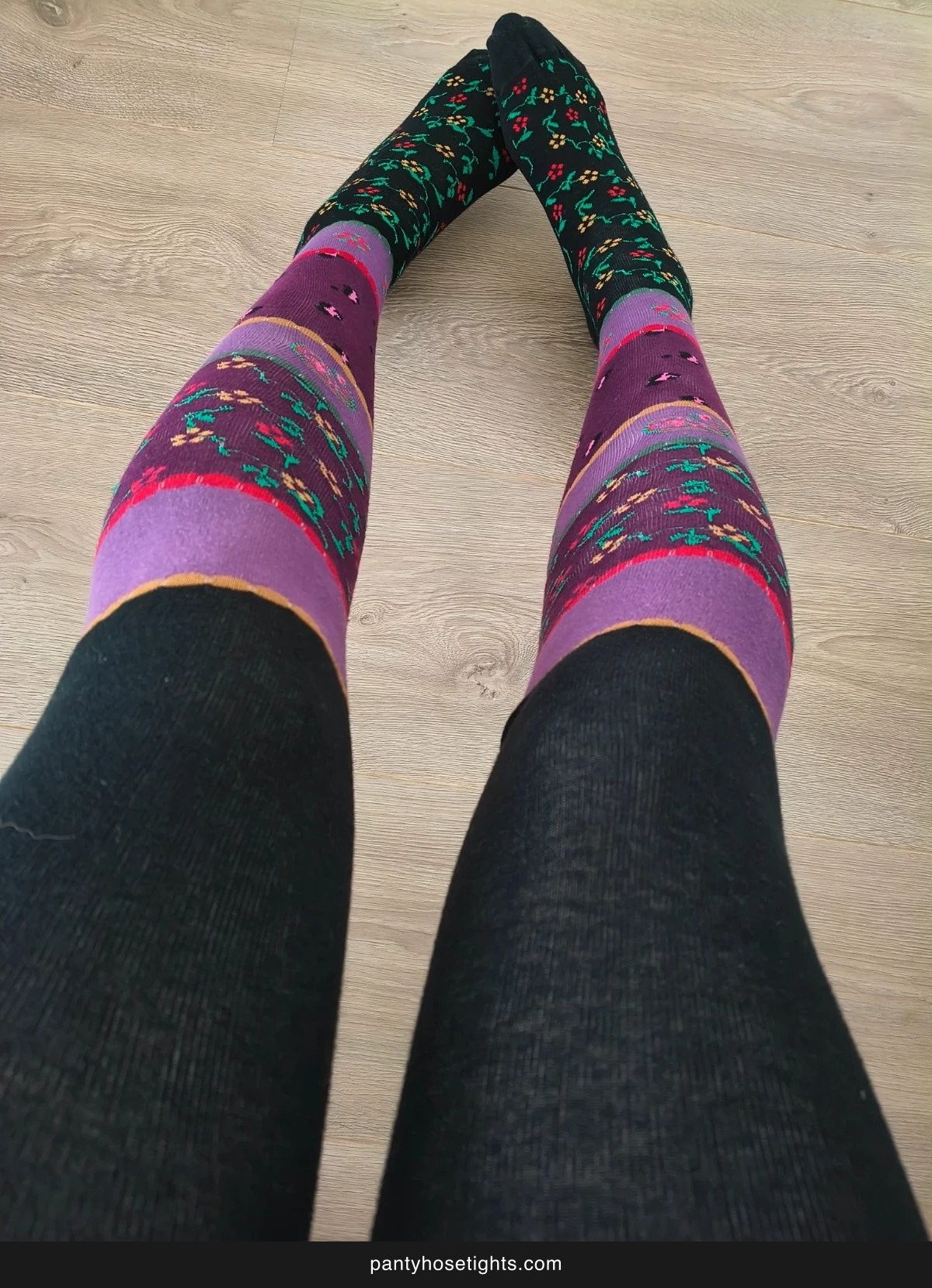 Black Floral Kawaii-Print Tights photo 8