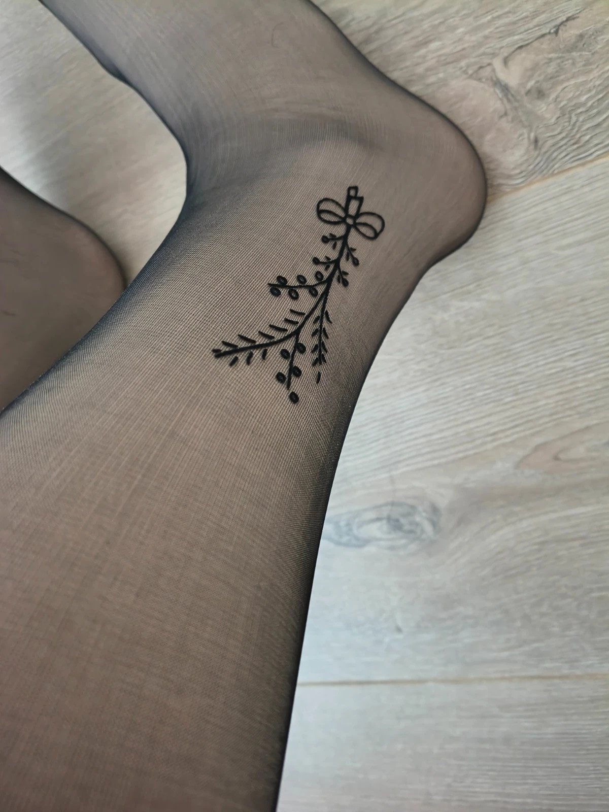 Black Sheer Tights With Floral Ankle Motif photo 3