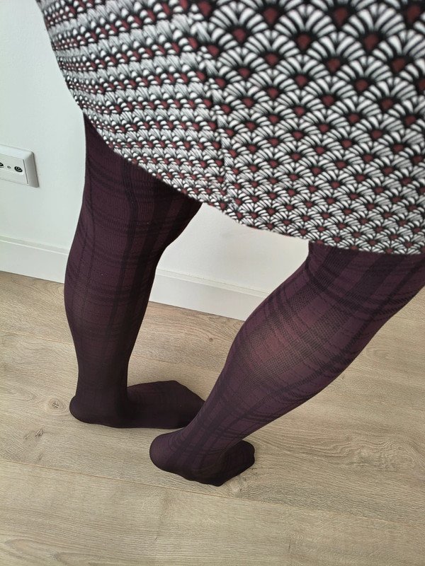 Burgundy Vintage Windowpane Tights photo 10
