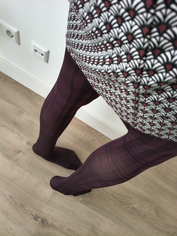 Burgundy Vintage Windowpane Tights photo 11