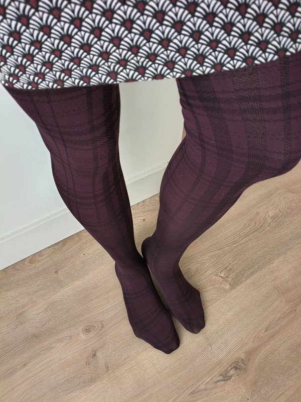 Burgundy Vintage Windowpane Tights photo 8