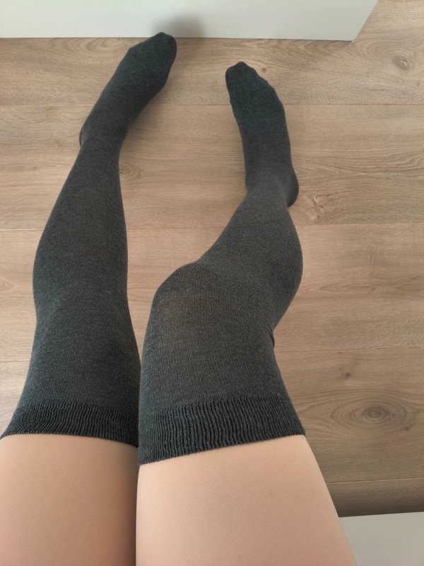 Cosy Grey Cotton Thigh-High Socks photo 9