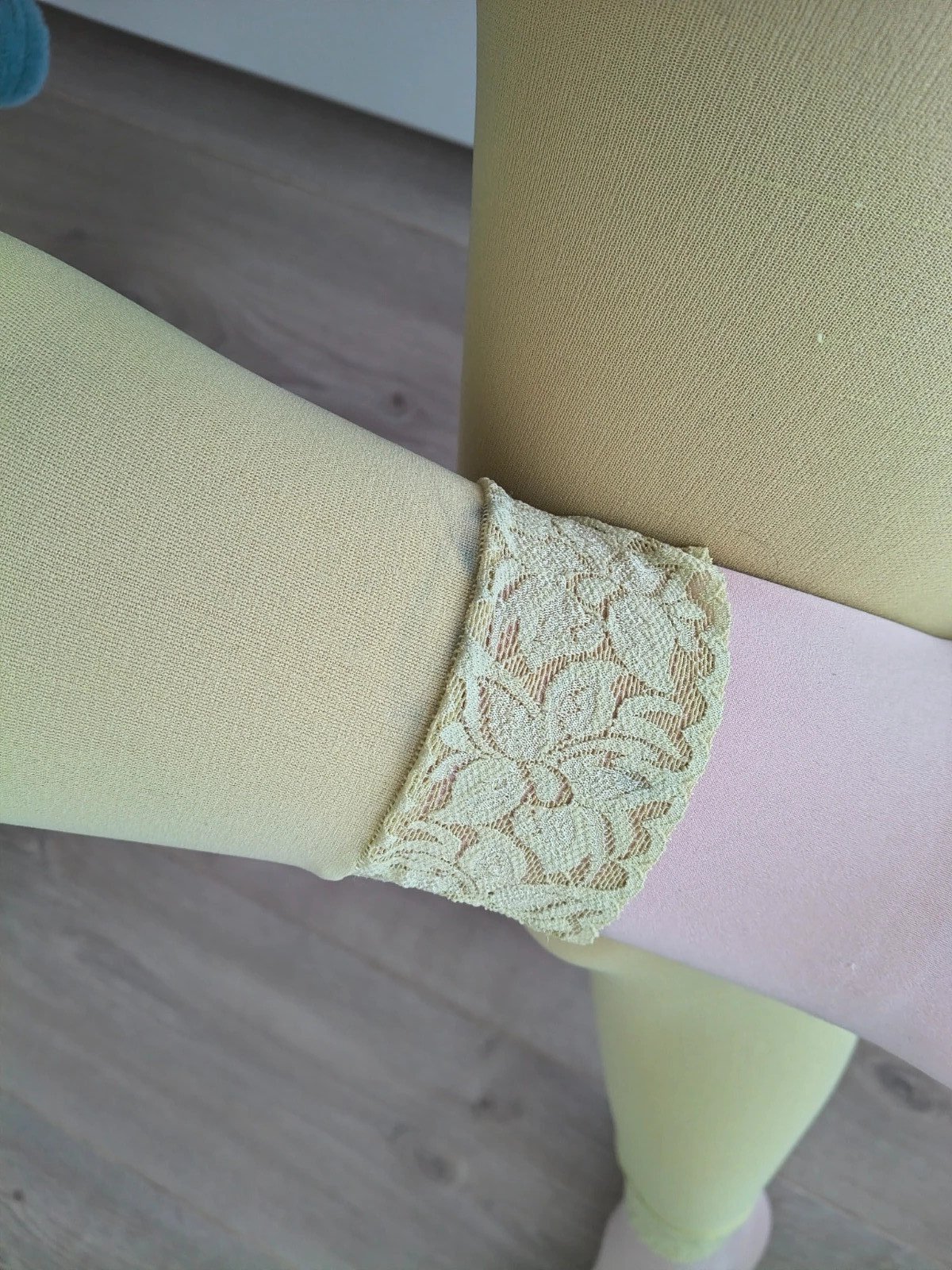 Neon Yellow Lace-Cuff Leggings photo 4