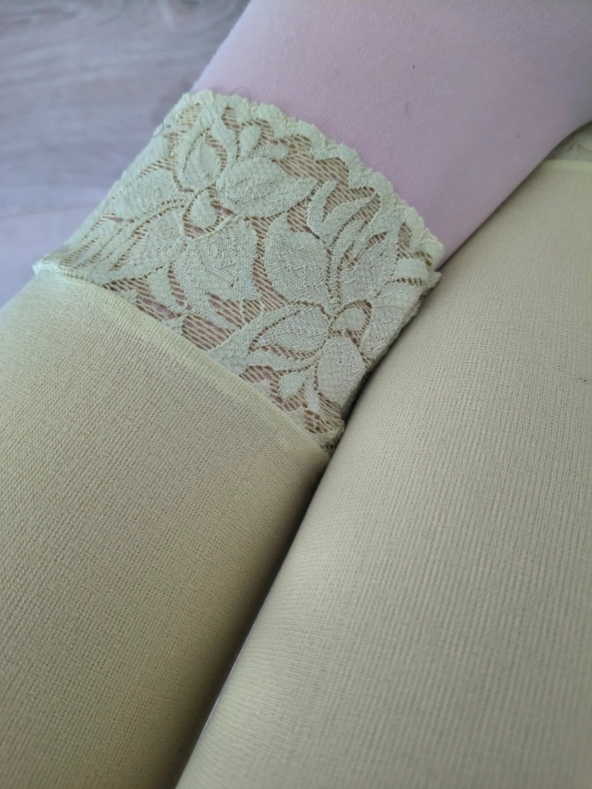 Neon Yellow Lace-Cuff Leggings photo 7