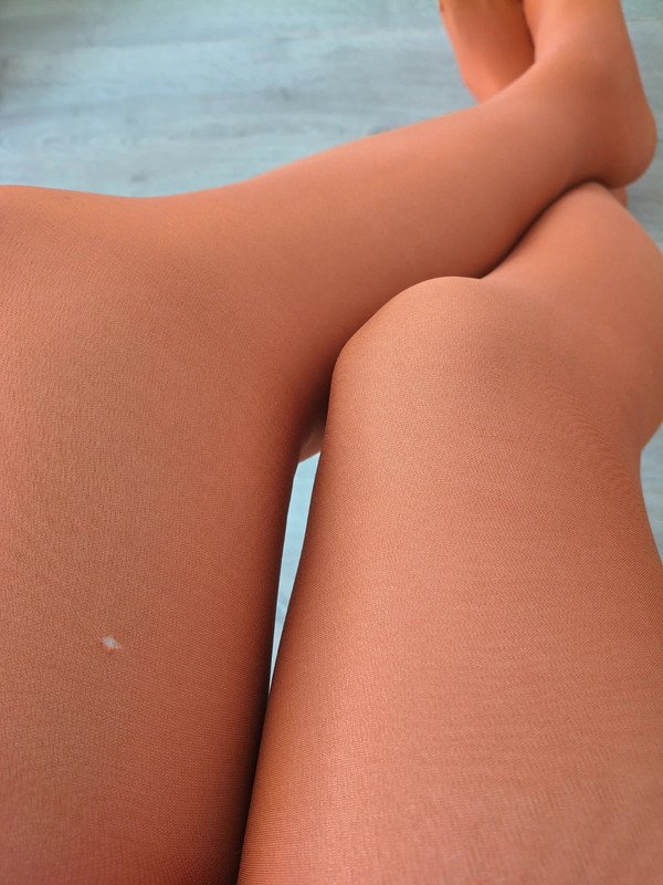 Semi-Sheer Terracotta Tights photo 2
