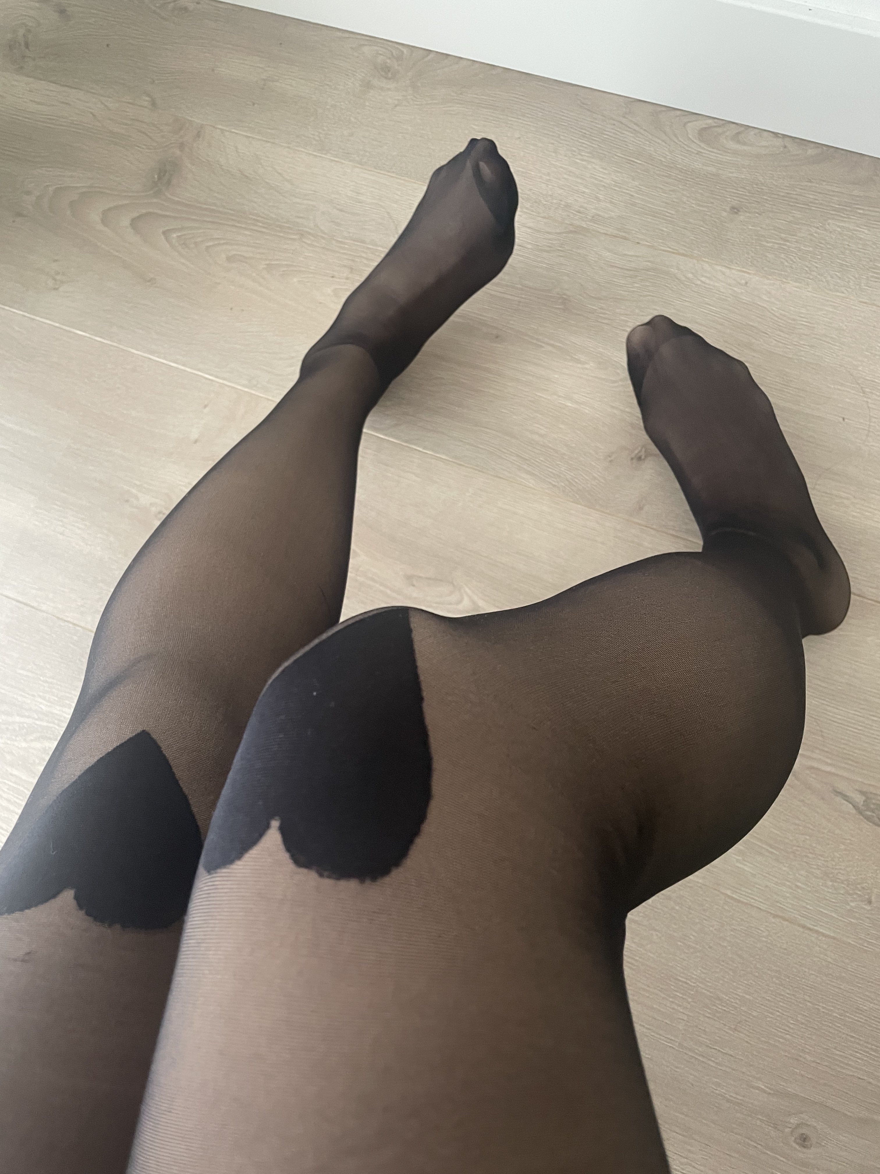 Sweetheart Panel Black Opaque Tights