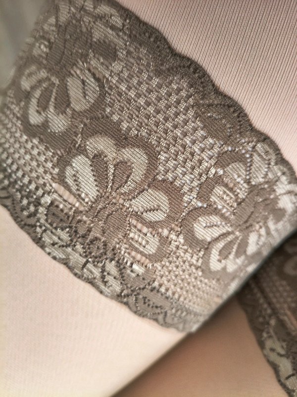Nude Floral Lace-Top Thigh Highs photo 5