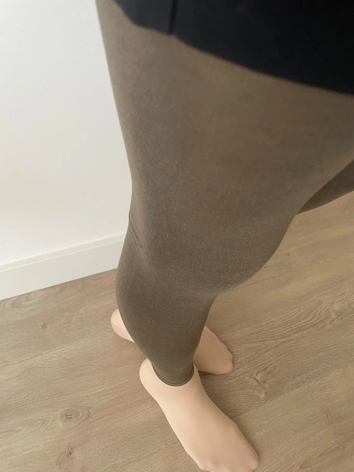 Smooth Khaki Velvet Leggings photo 10