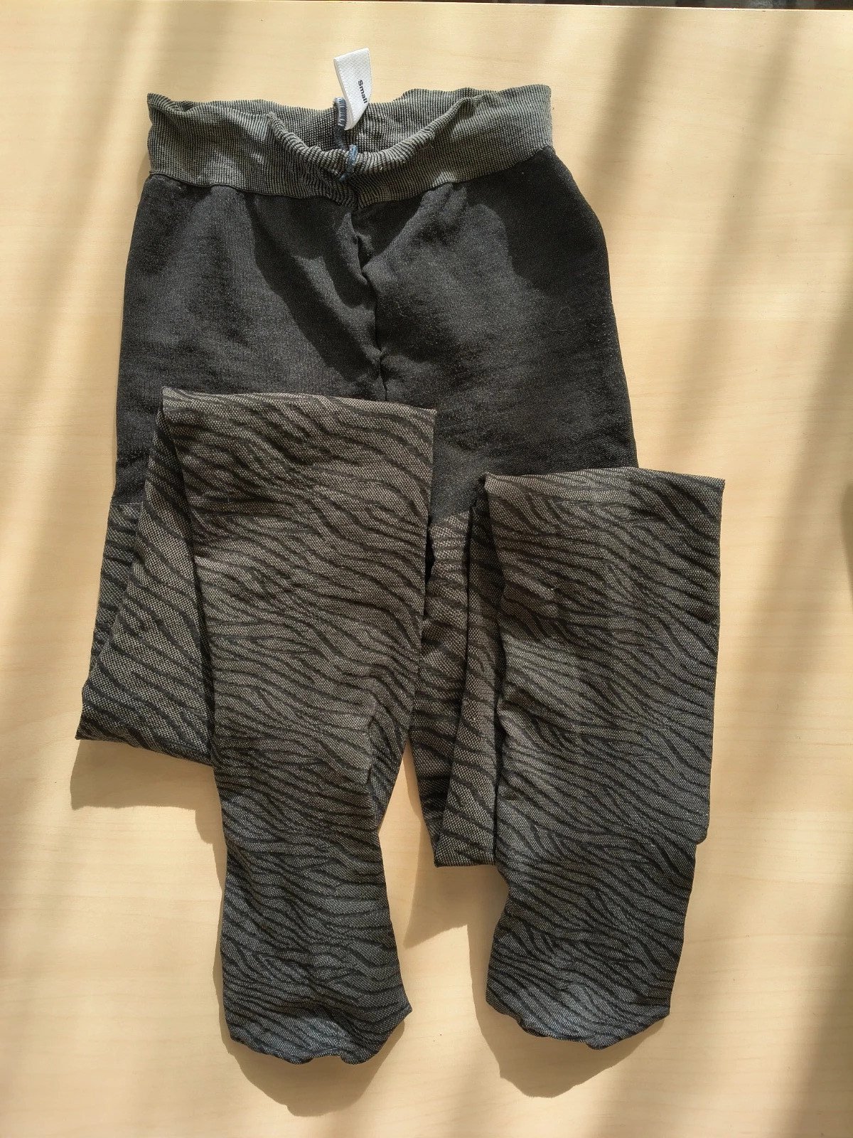 DKNY Vintage Khaki Animal-Print Tights photo 10