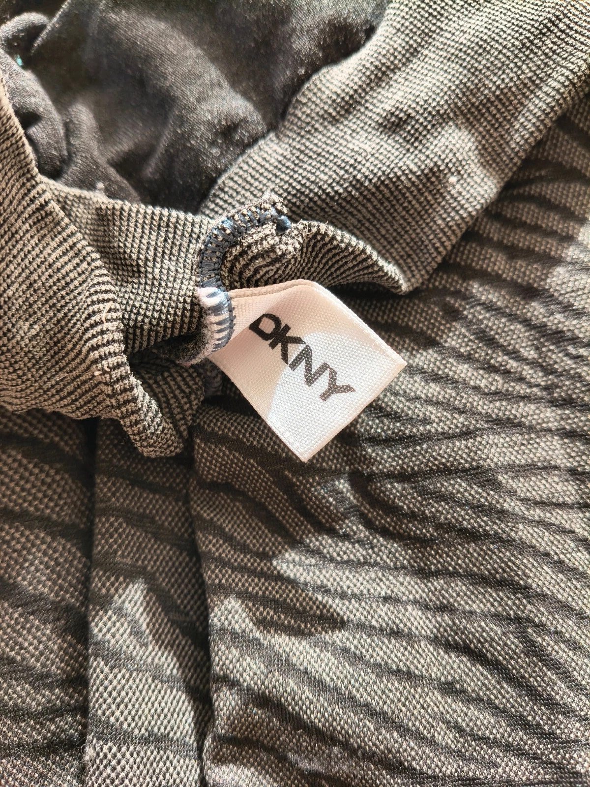 DKNY Vintage Khaki Animal-Print Tights photo 8