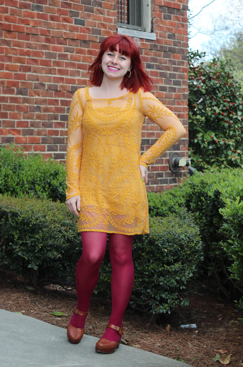 Dark red pantyhose and yellow dress worn by Jamie