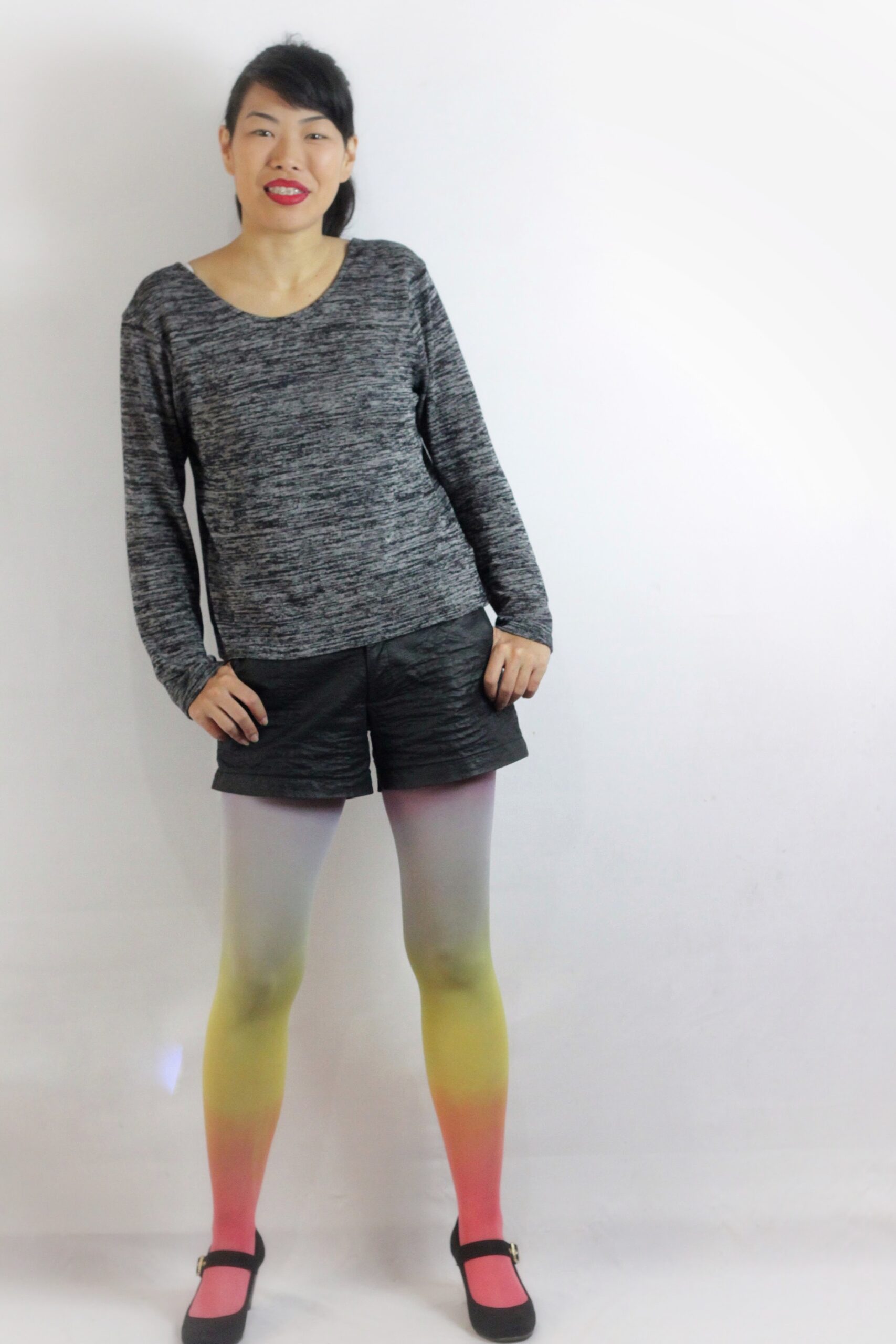 Gradient pantyhose worn by Isis Tomie